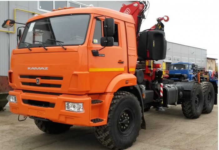 Автомобиль седельный тягач  камаз 43118 с КМУ Fassi 245, 6x6