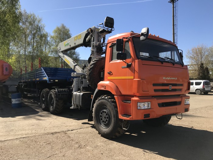 Автомобиль седельный тягач камаз 43118 с КМУ ИФ 300 (6х6), Евро 5