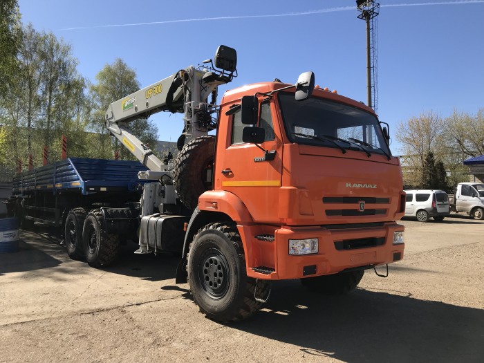 Автомобиль седельный тягач камаз 43118 с КМУ ИФ 300 (6х6), Евро 5