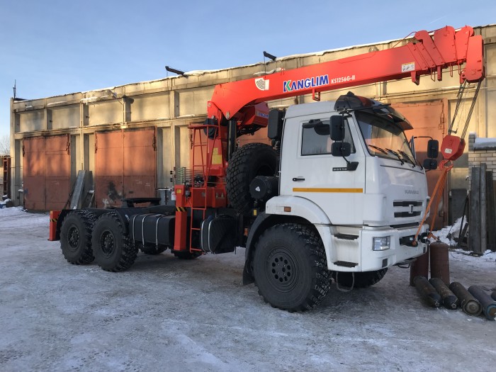 Автомобиль седельный тягач камаз 43118 с КМУ Kanglim 1256, 6х6