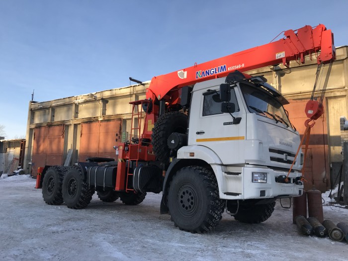 Автомобиль седельный тягач камаз 43118 с КМУ Kanglim 1256, 6х6