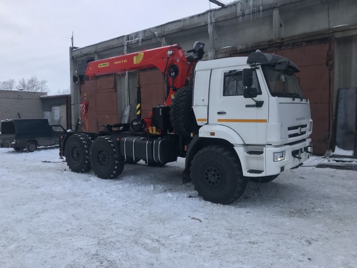 Автомобиль седельный тягач камаз 53504  с КМУ