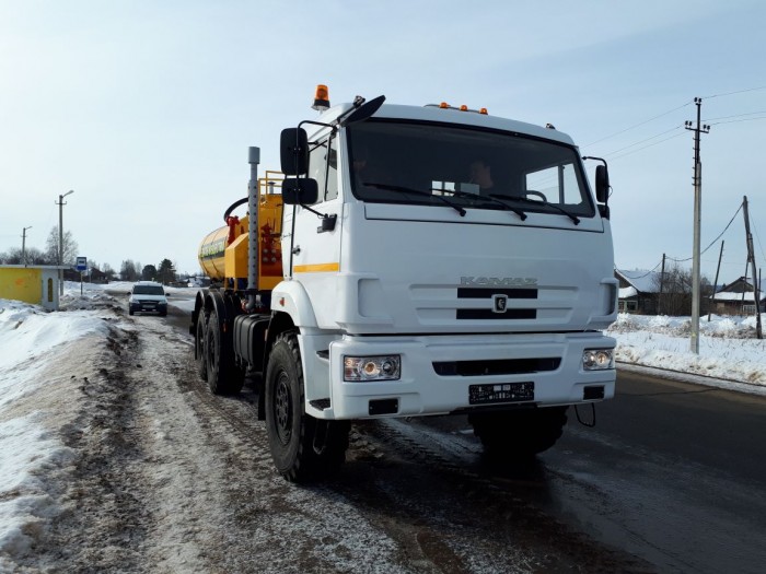 СИН 32  на шасси КамАЗ 43118 (кислотный агрегат), колесная формула 6х6