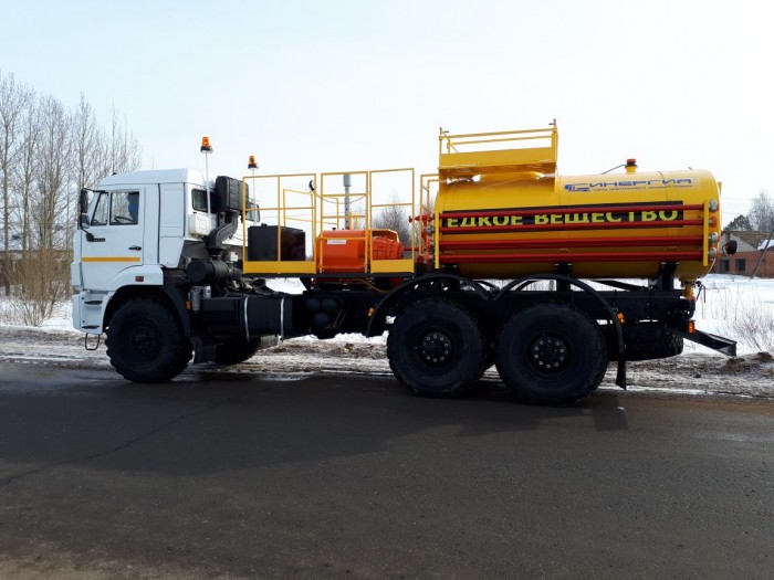СИН 32  на шасси КамАЗ 43118 (кислотный агрегат), колесная формула 6х6
