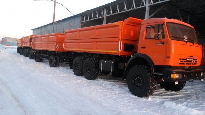 Самосвал-зерновоз КамАЗ 43118 с трехсторонней разгрузкой 18 м³